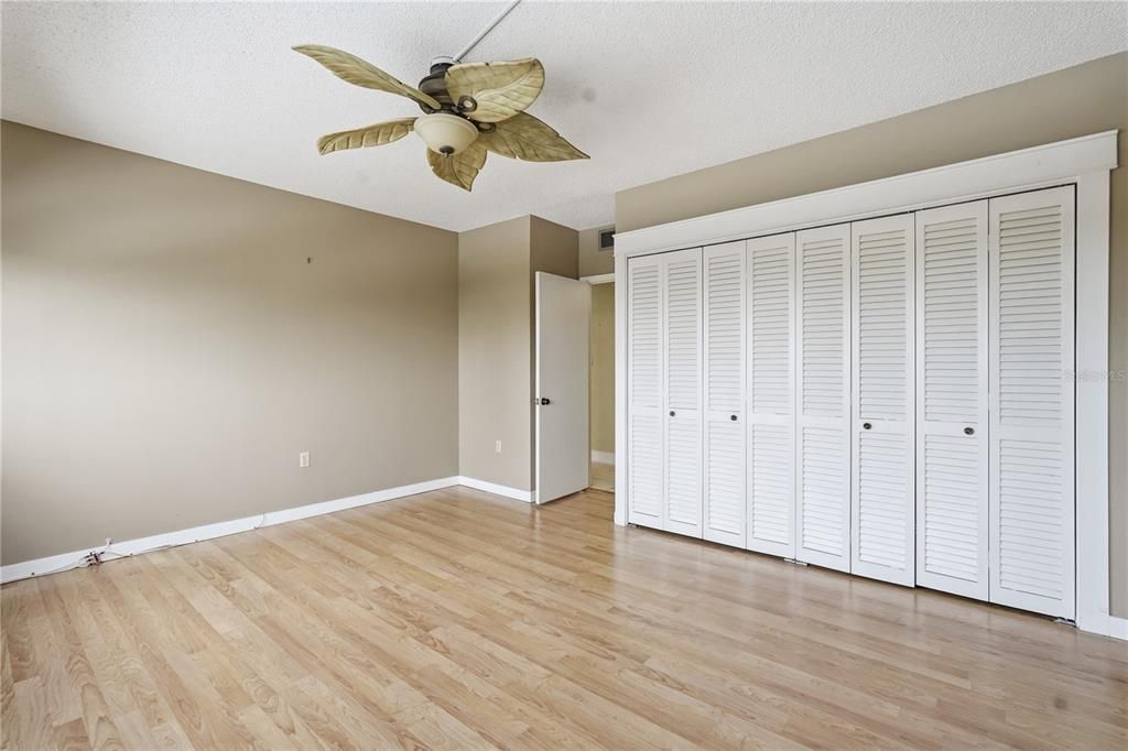 For Sale: $249,900 (2 beds, 2 baths, 1290 Square Feet)