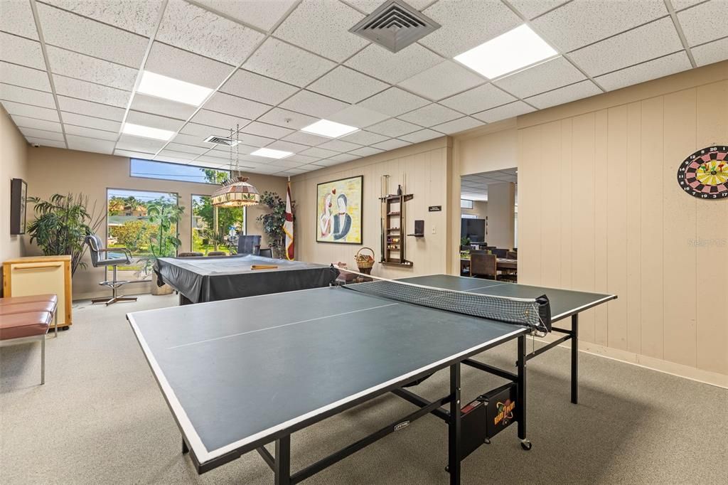 合同活跃: $249,900 (2 贝兹, 2 浴室, 1290 平方英尺)