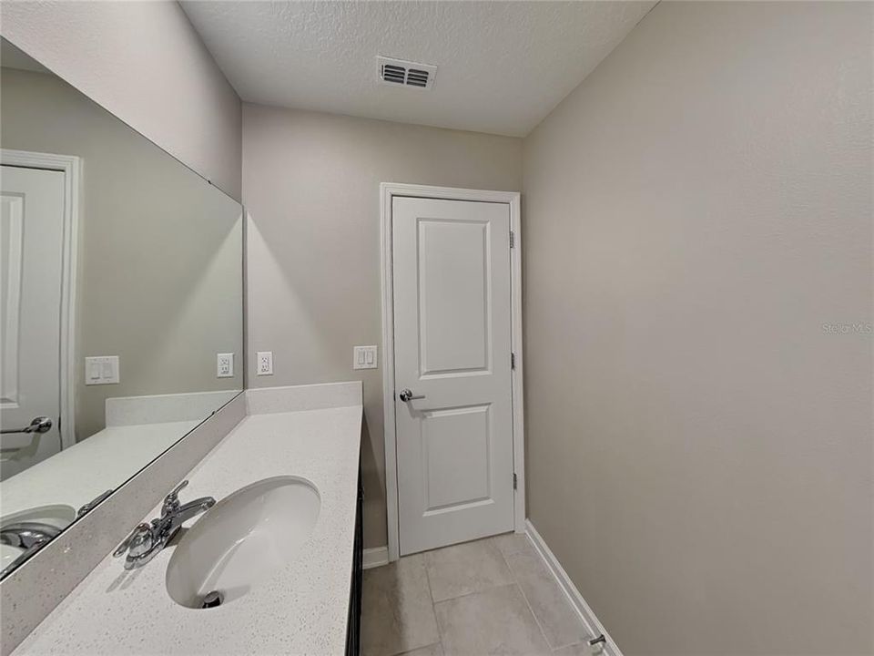 For Rent: $1,959 (3 beds, 2 baths, 2584 Square Feet)