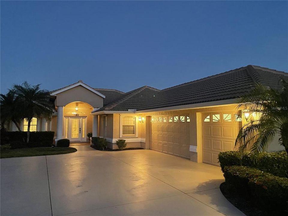 На продажу: $400,000 (3 спален, 2 ванн, 2006 Квадратных фут)