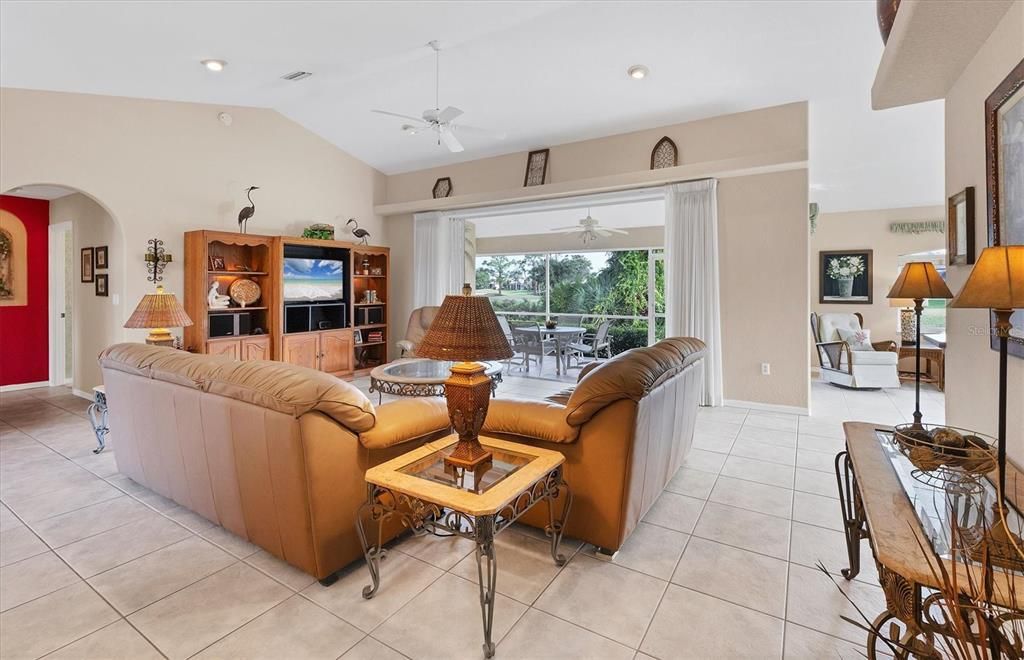 На продажу: $400,000 (3 спален, 2 ванн, 2006 Квадратных фут)