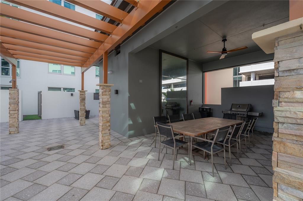 For Sale: $659,900 (2 beds, 2 baths, 1590 Square Feet)