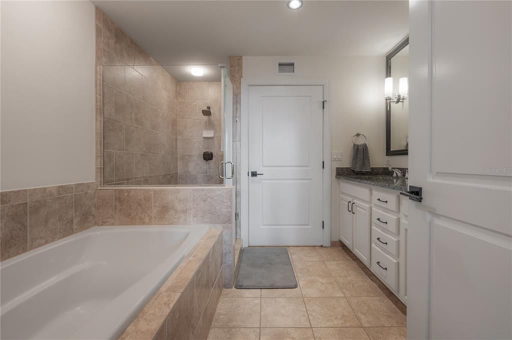 For Sale: $659,900 (2 beds, 2 baths, 1590 Square Feet)