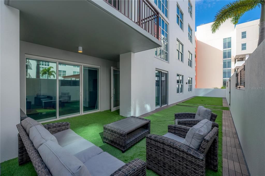 For Sale: $659,900 (2 beds, 2 baths, 1590 Square Feet)