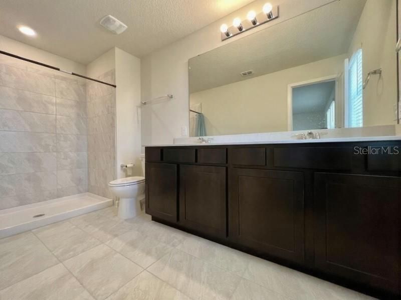 For Rent: $2,145 (3 beds, 2 baths, 2072 Square Feet)