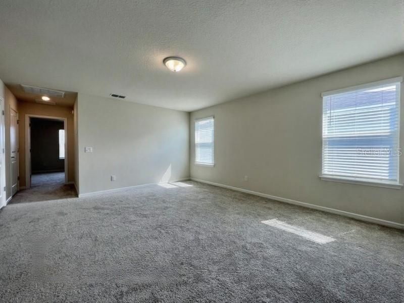 For Rent: $2,145 (3 beds, 2 baths, 2072 Square Feet)