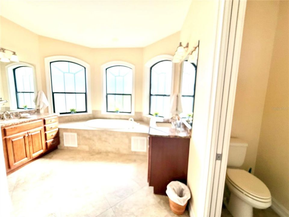 出租: $5,900 (3 贝兹, 2 浴室, 2004 平方英尺)