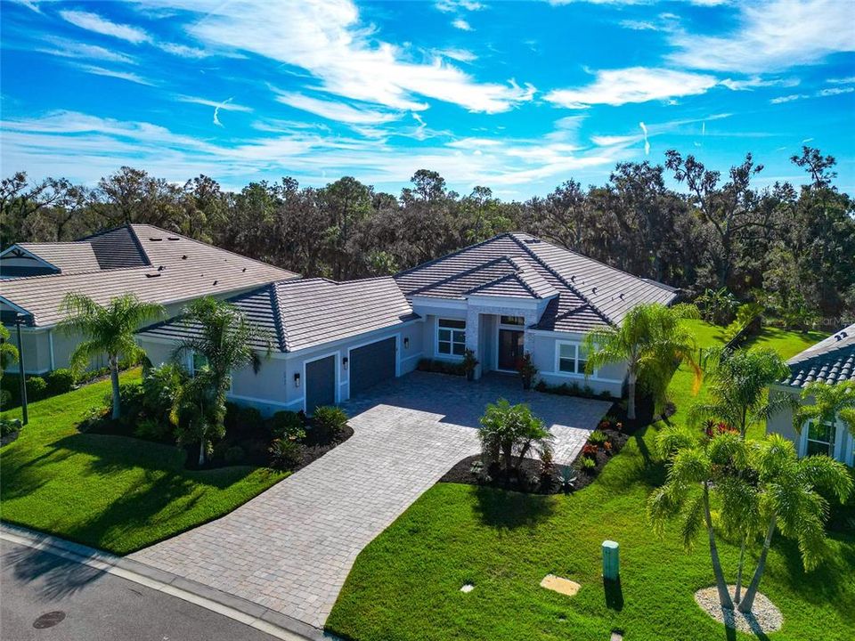 For Sale: $1,190,000 (4 beds, 4 baths, 3400 Square Feet)