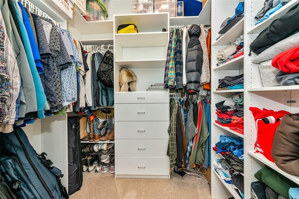 For Sale: $1,190,000 (4 beds, 4 baths, 3400 Square Feet)