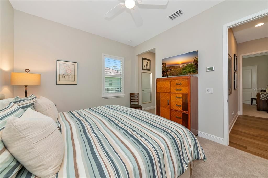 For Sale: $1,190,000 (4 beds, 4 baths, 3400 Square Feet)