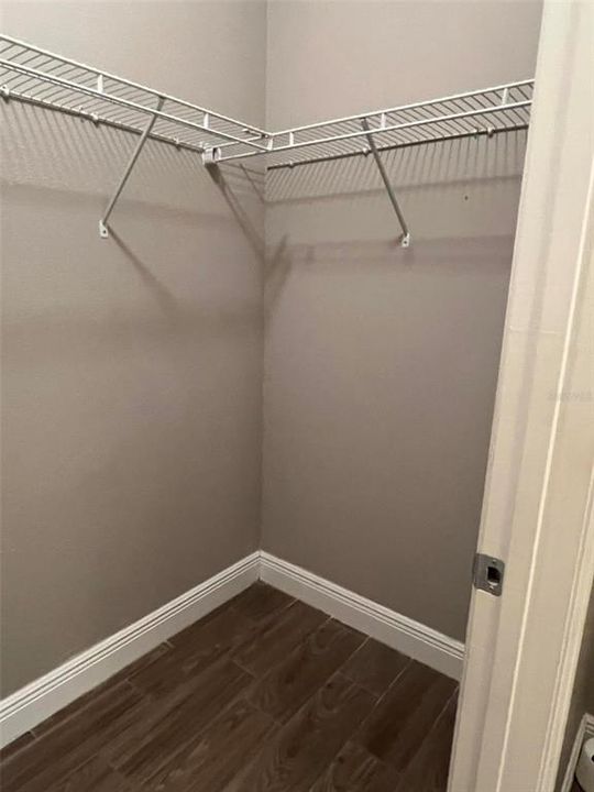 合同活跃: $349,999 (4 贝兹, 2 浴室, 1696 平方英尺)