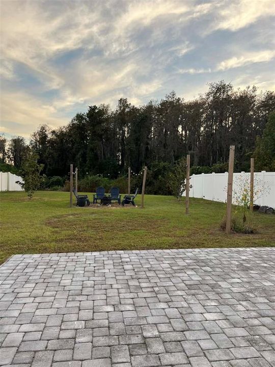 合同活跃: $349,999 (4 贝兹, 2 浴室, 1696 平方英尺)