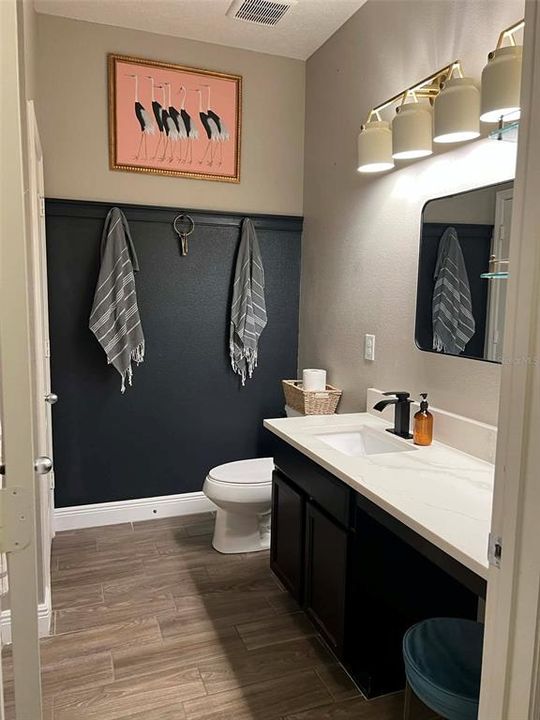 合同活跃: $349,999 (4 贝兹, 2 浴室, 1696 平方英尺)