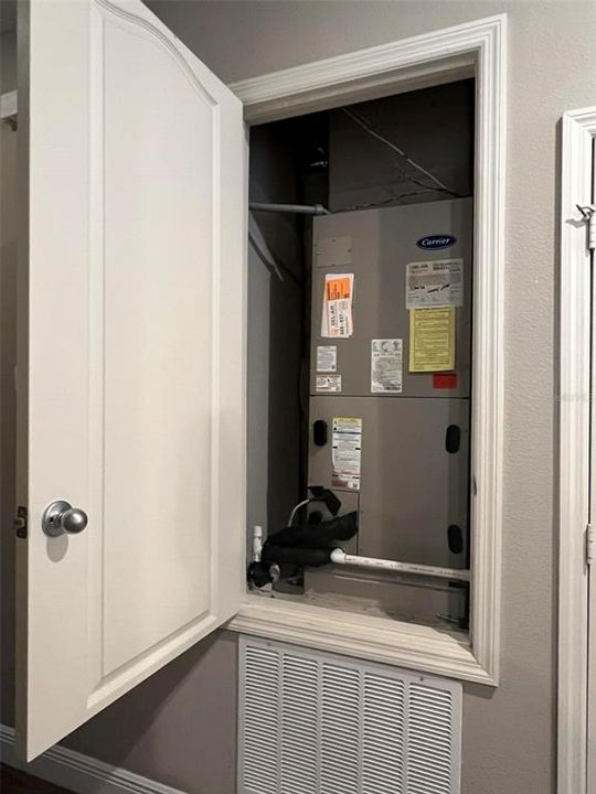 合同活跃: $349,999 (4 贝兹, 2 浴室, 1696 平方英尺)