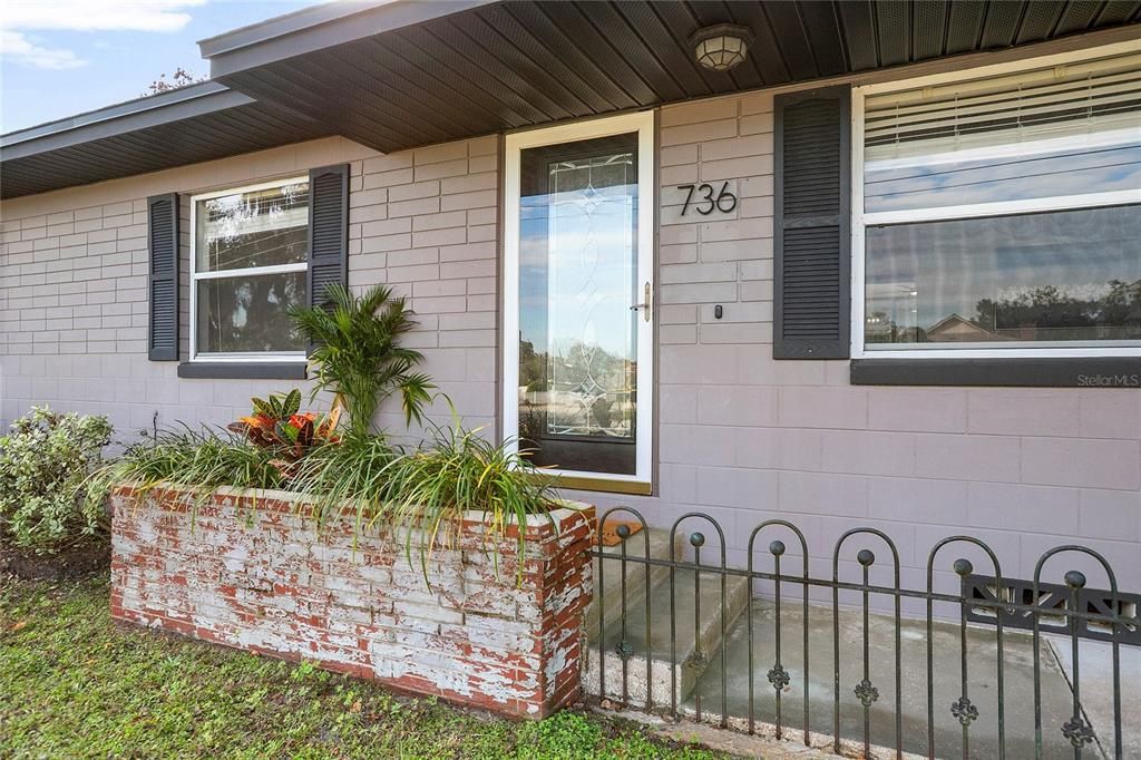 For Sale: $259,000 (3 beds, 2 baths, 1400 Square Feet)