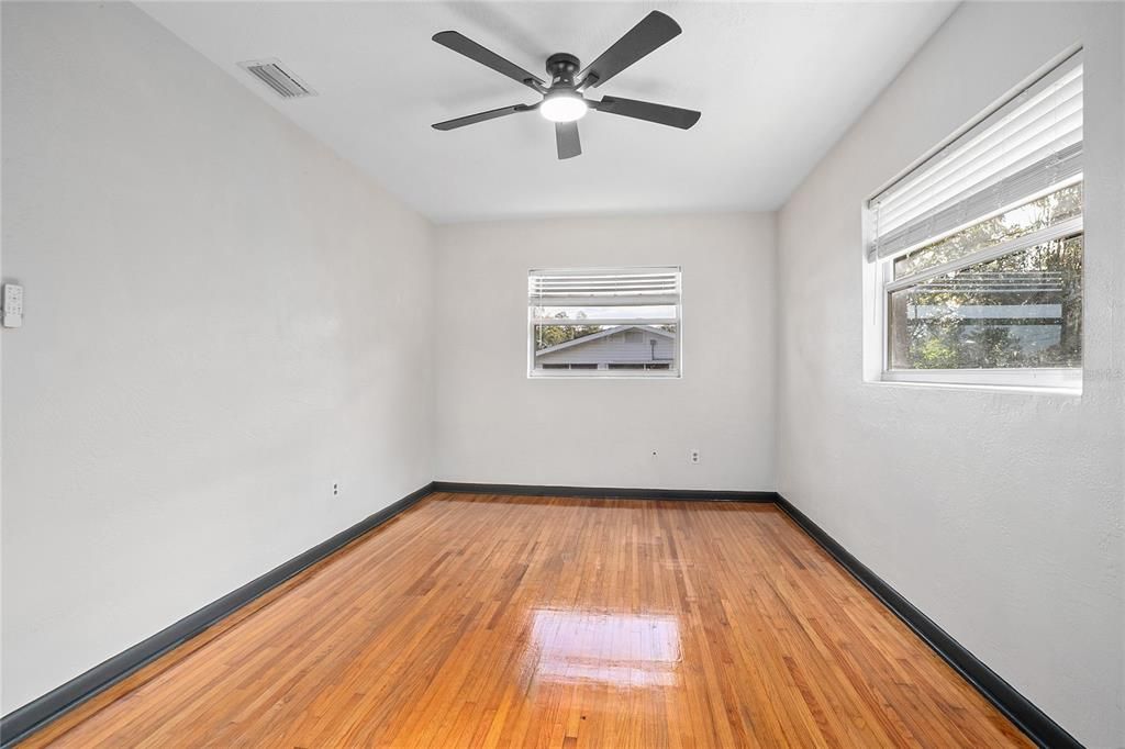 For Sale: $259,000 (3 beds, 2 baths, 1400 Square Feet)