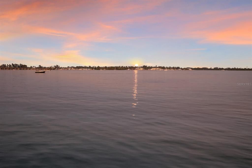 For Sale: $3,495,000 (7 beds, 6 baths, 3078 Square Feet)