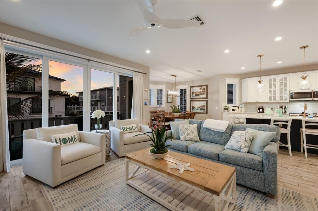 For Sale: $3,495,000 (7 beds, 6 baths, 3078 Square Feet)