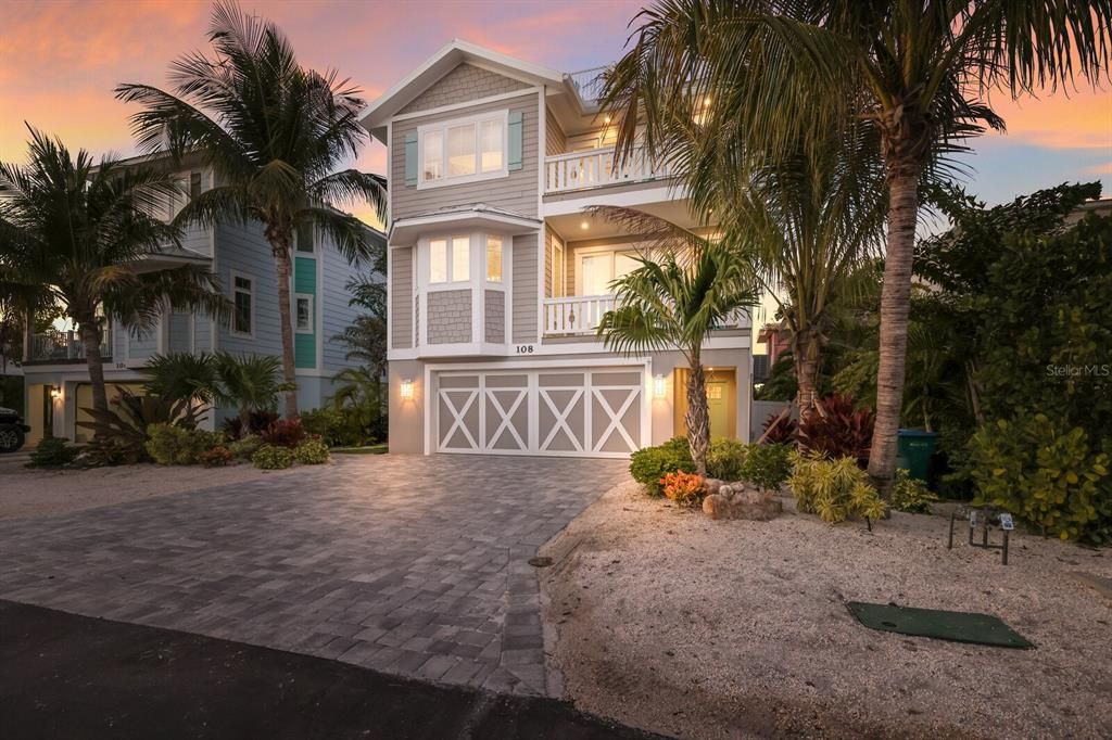 For Sale: $3,495,000 (7 beds, 6 baths, 3078 Square Feet)