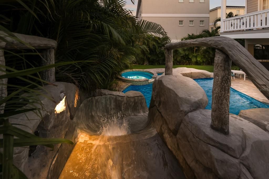 For Sale: $3,495,000 (7 beds, 6 baths, 3078 Square Feet)