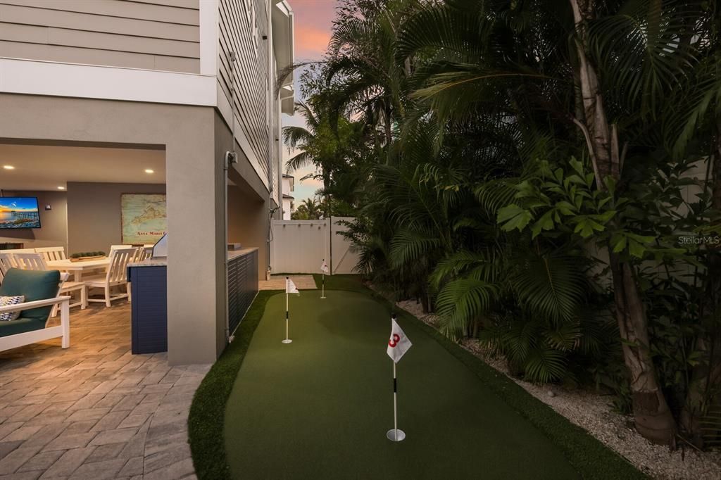 For Sale: $3,495,000 (7 beds, 6 baths, 3078 Square Feet)