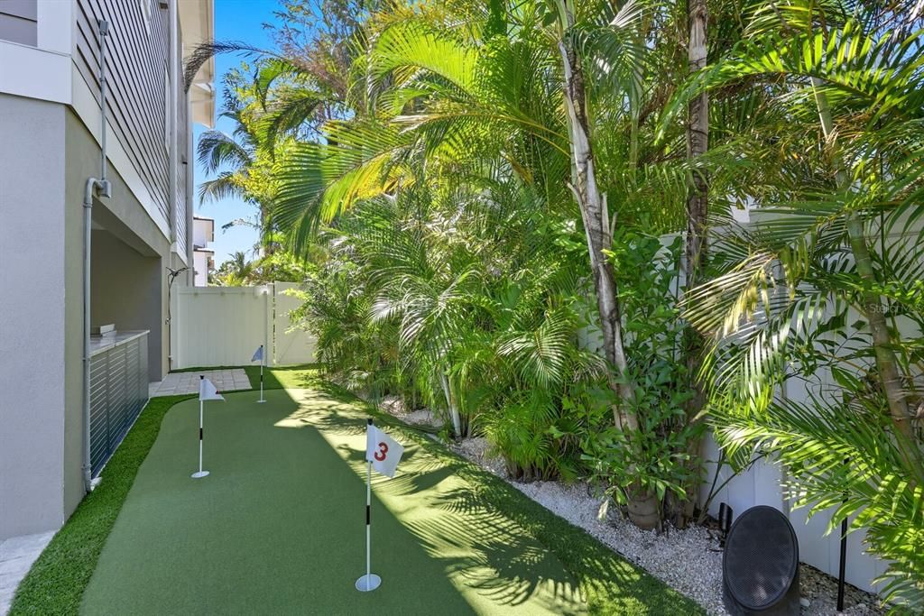 For Sale: $3,495,000 (7 beds, 6 baths, 3078 Square Feet)