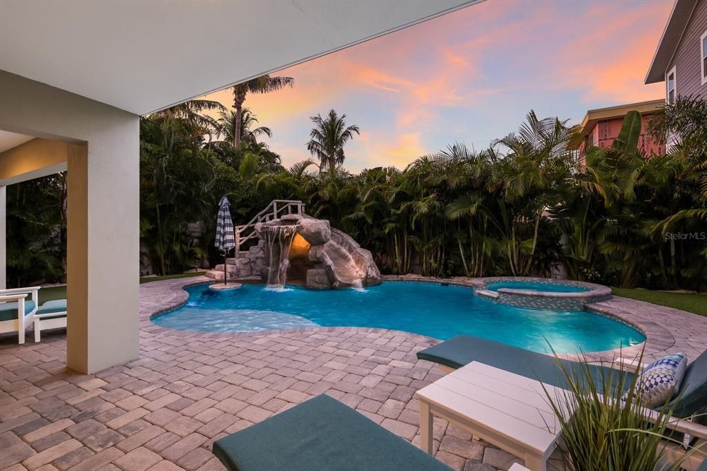 For Sale: $3,495,000 (7 beds, 6 baths, 3078 Square Feet)