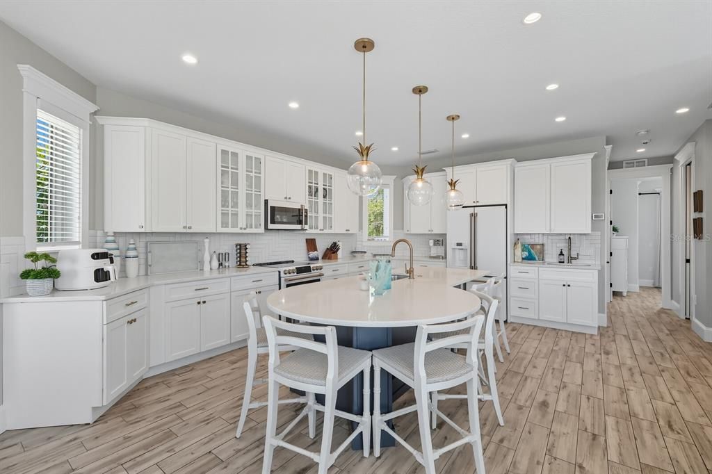 For Sale: $3,495,000 (7 beds, 6 baths, 3078 Square Feet)