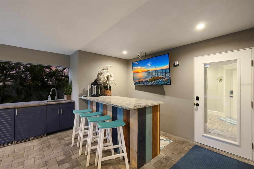 For Sale: $3,495,000 (7 beds, 6 baths, 3078 Square Feet)