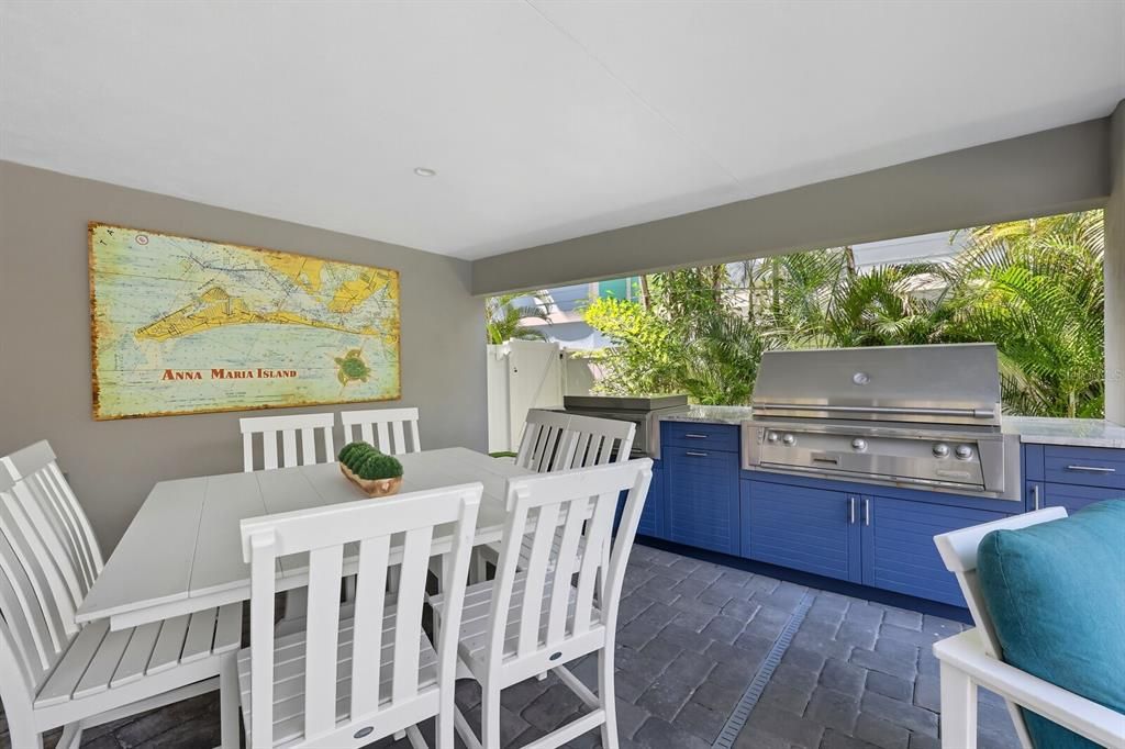 For Sale: $3,495,000 (7 beds, 6 baths, 3078 Square Feet)