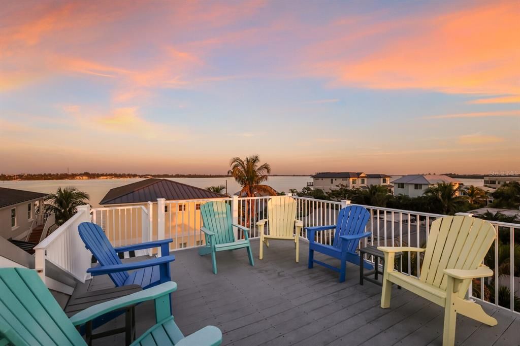 For Sale: $3,495,000 (7 beds, 6 baths, 3078 Square Feet)