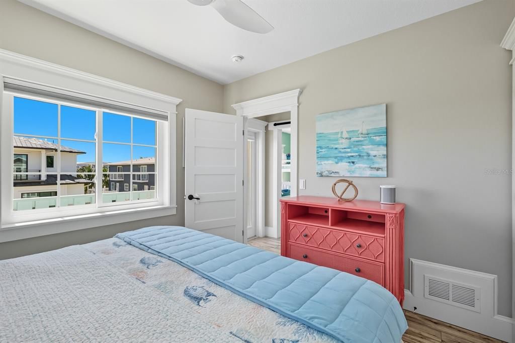 For Sale: $3,495,000 (7 beds, 6 baths, 3078 Square Feet)