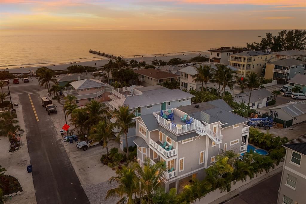 For Sale: $3,495,000 (7 beds, 6 baths, 3078 Square Feet)