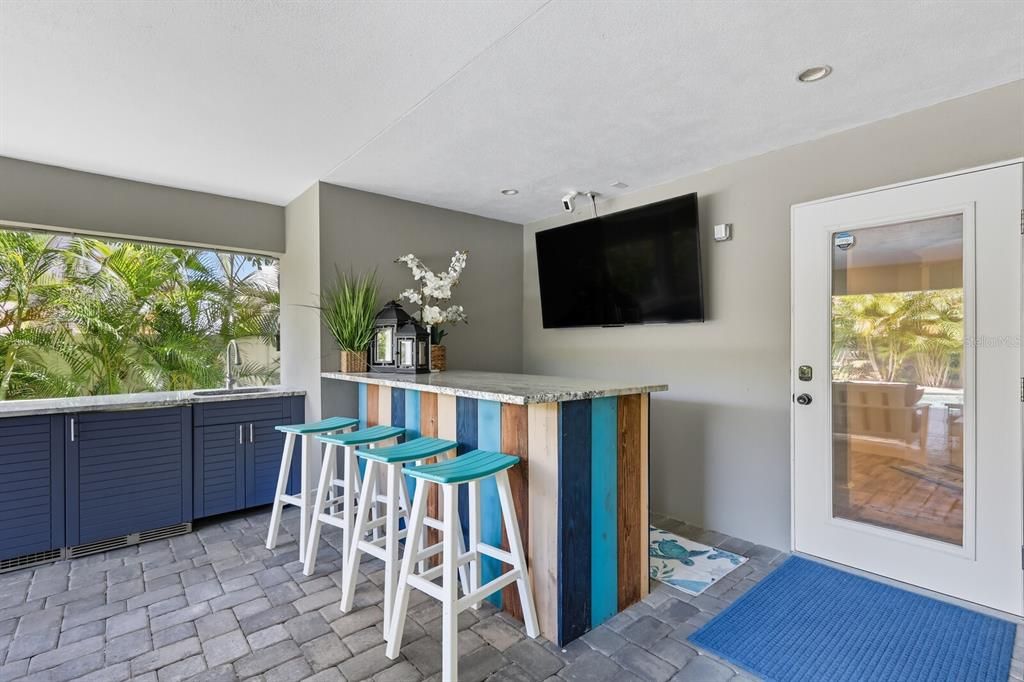 For Sale: $3,495,000 (7 beds, 6 baths, 3078 Square Feet)