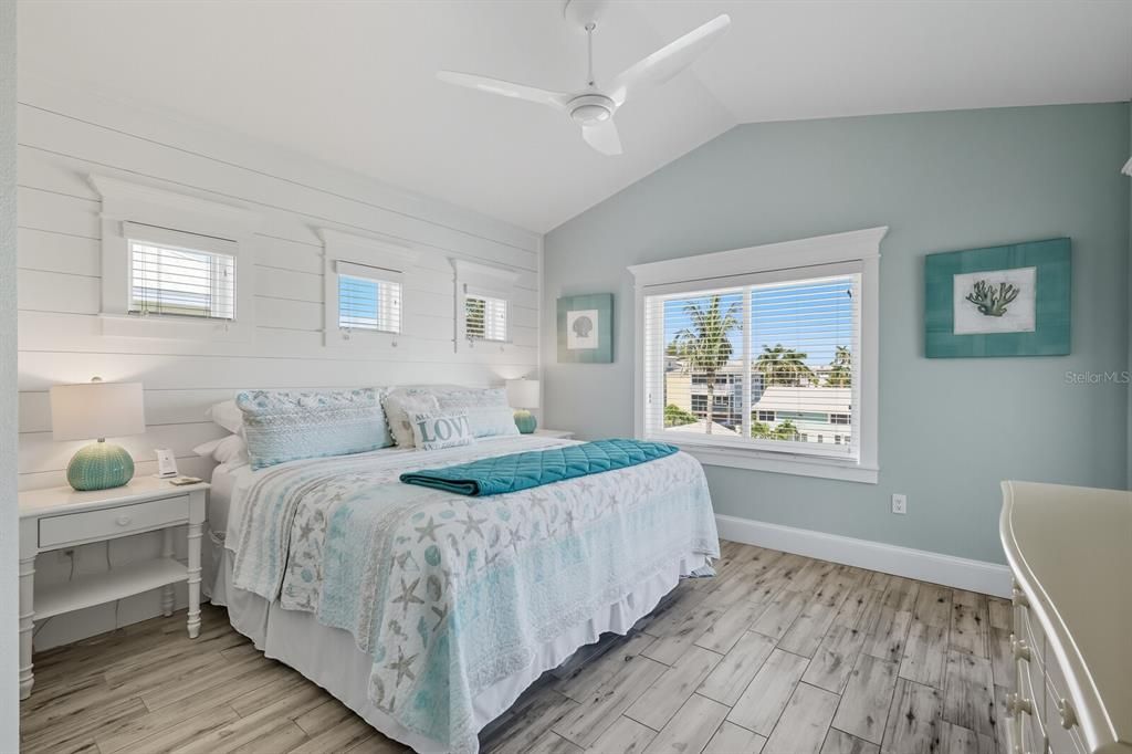 For Sale: $3,495,000 (7 beds, 6 baths, 3078 Square Feet)