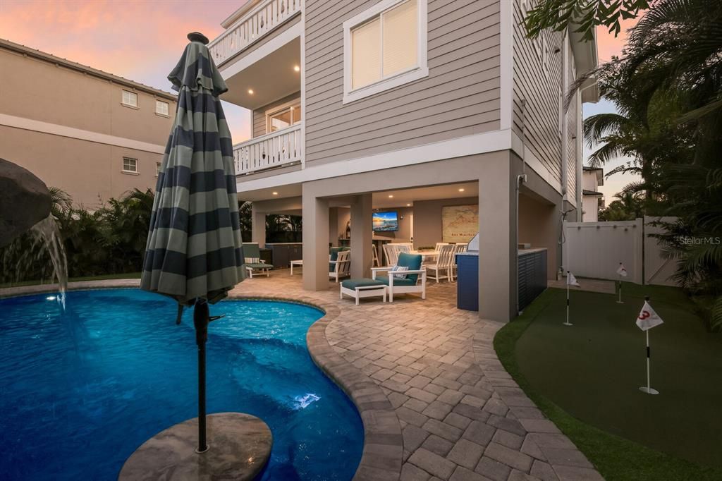 For Sale: $3,495,000 (7 beds, 6 baths, 3078 Square Feet)