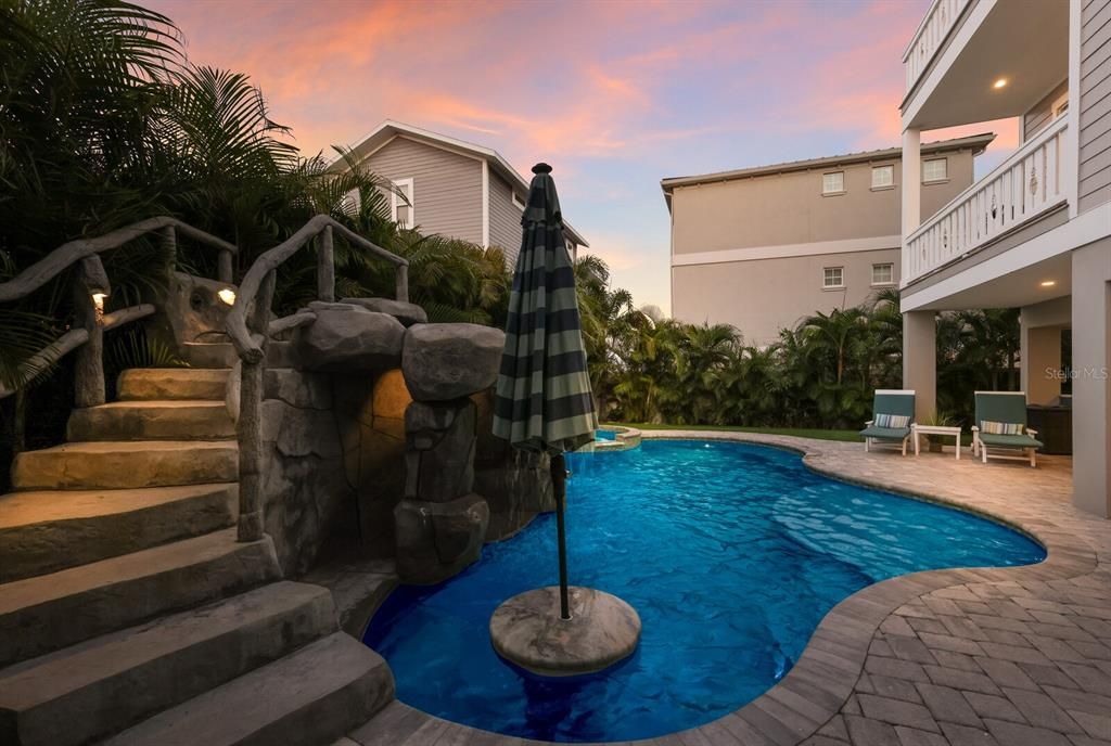 For Sale: $3,495,000 (7 beds, 6 baths, 3078 Square Feet)