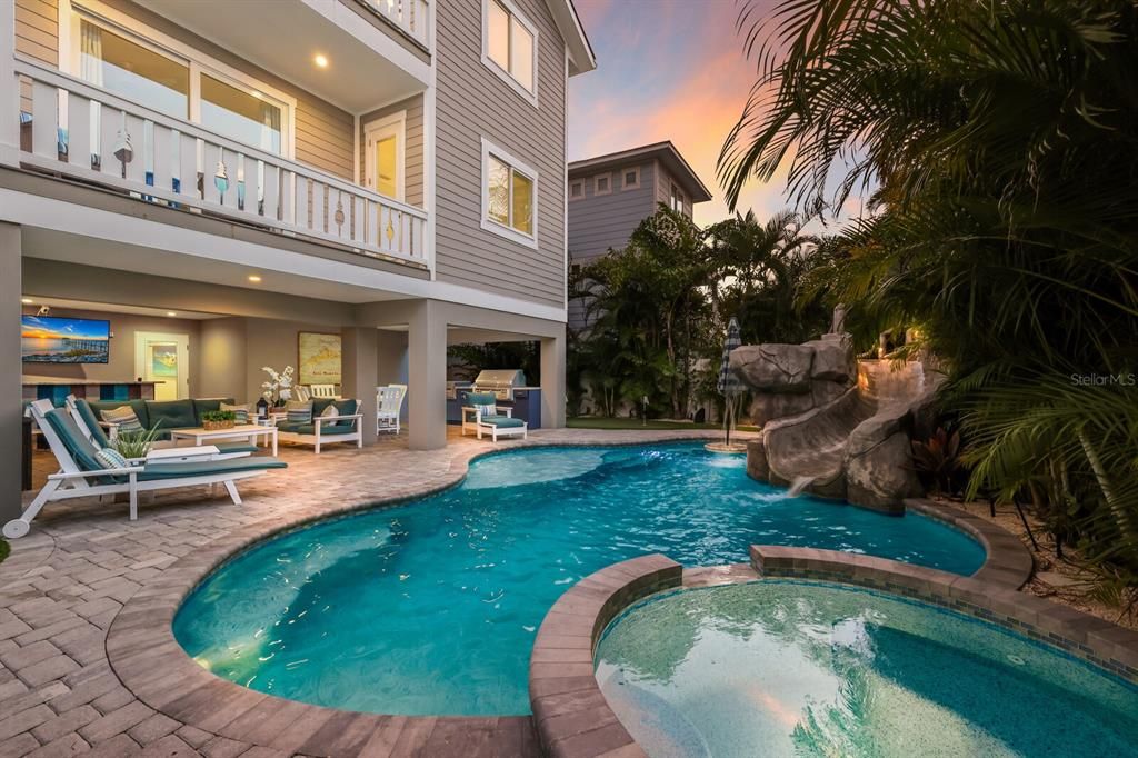 For Sale: $3,495,000 (7 beds, 6 baths, 3078 Square Feet)