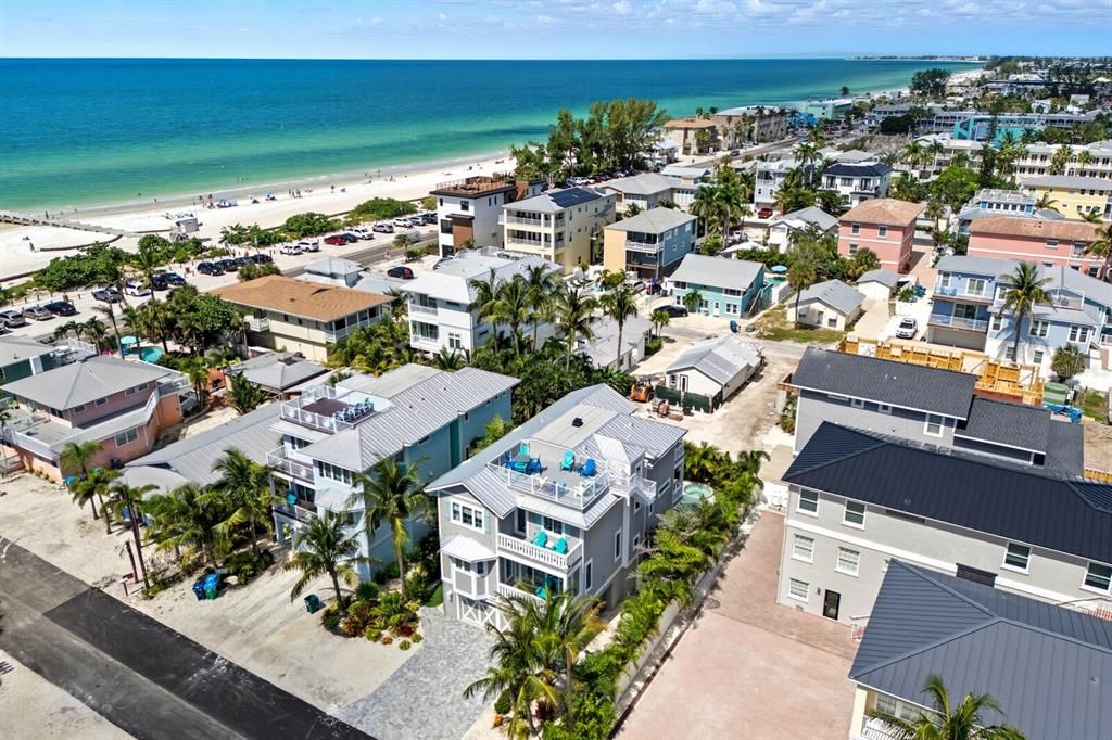 For Sale: $3,495,000 (7 beds, 6 baths, 3078 Square Feet)