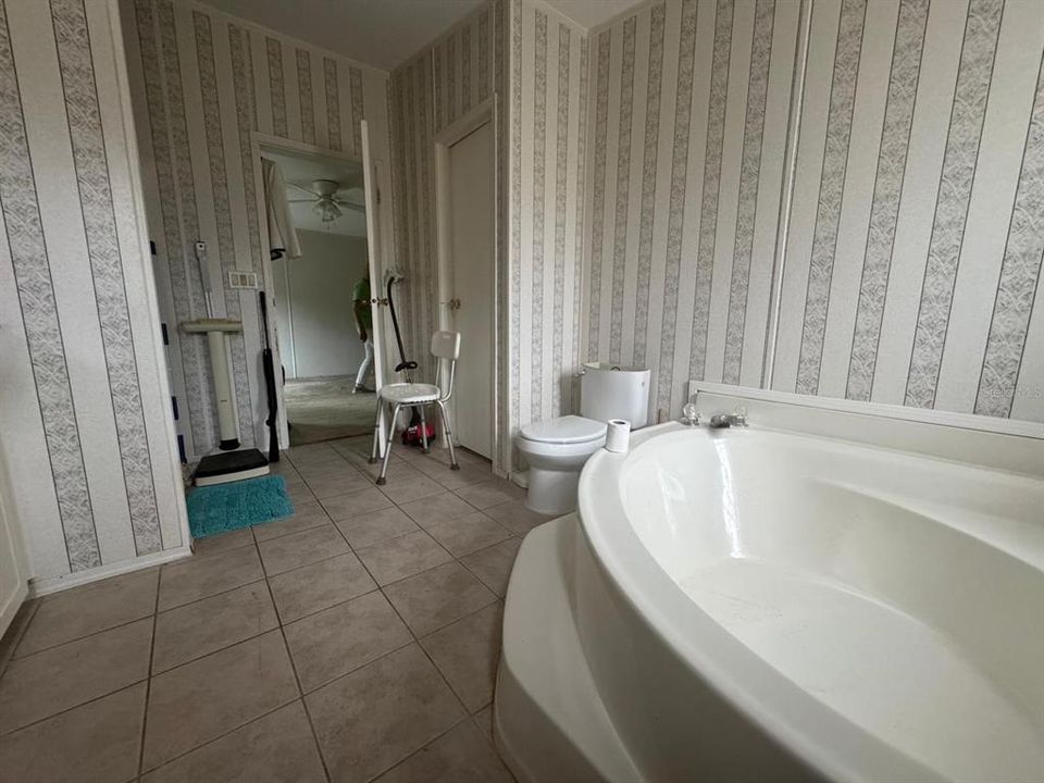 For Sale: $140,500 (3 beds, 2 baths, 1920 Square Feet)