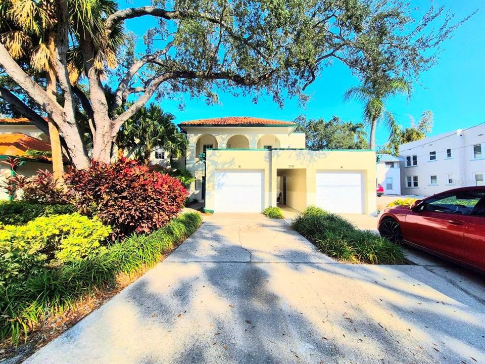 For Rent: $3,250 (2 beds, 2 baths, 1296 Square Feet)