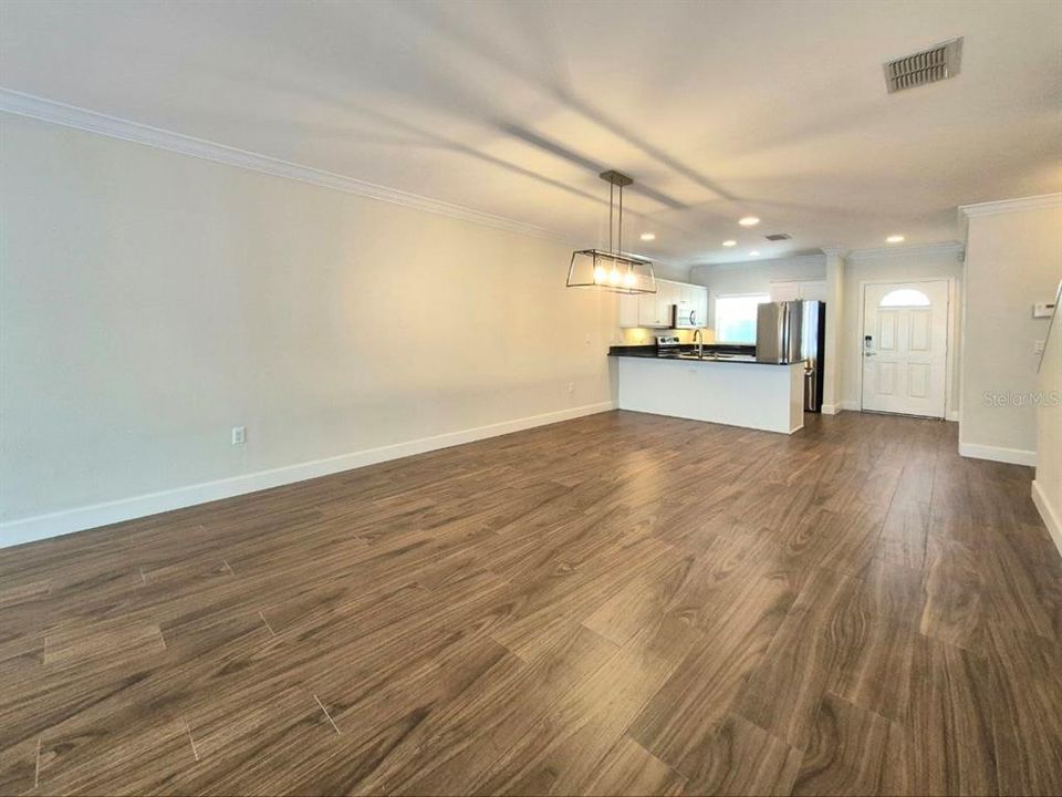 For Rent: $3,250 (2 beds, 2 baths, 1296 Square Feet)