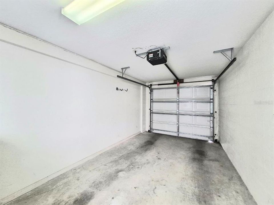 For Rent: $3,250 (2 beds, 2 baths, 1296 Square Feet)