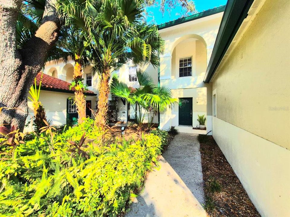 For Rent: $3,250 (2 beds, 2 baths, 1296 Square Feet)