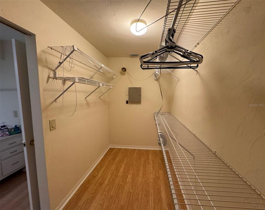 For Rent: $1,800 (3 beds, 2 baths, 1593 Square Feet)