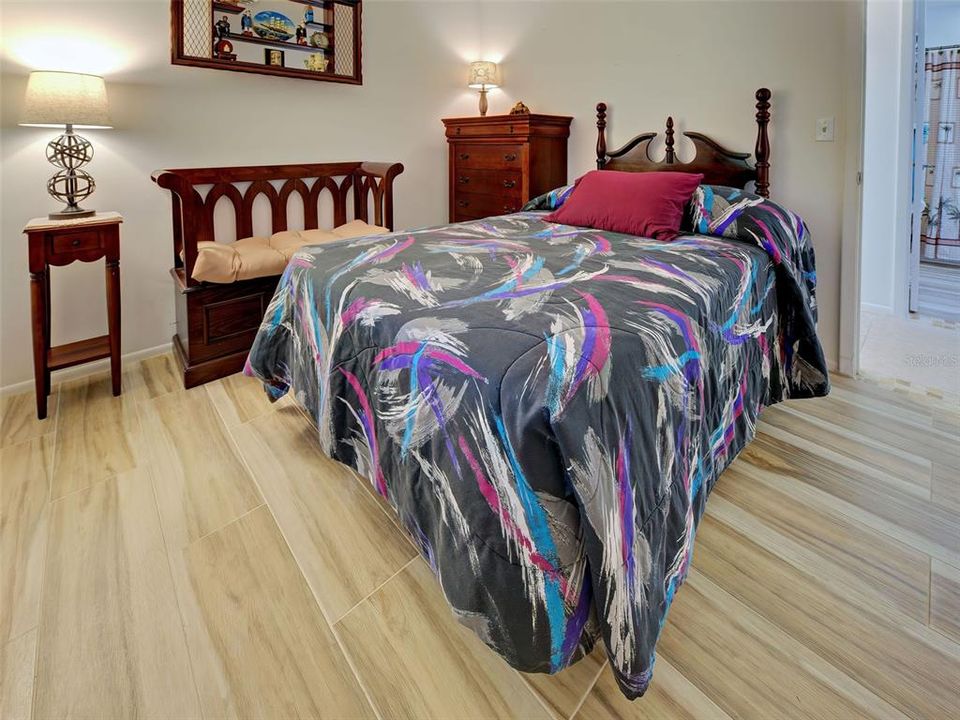 待售: $289,000 (2 贝兹, 2 浴室, 1410 平方英尺)