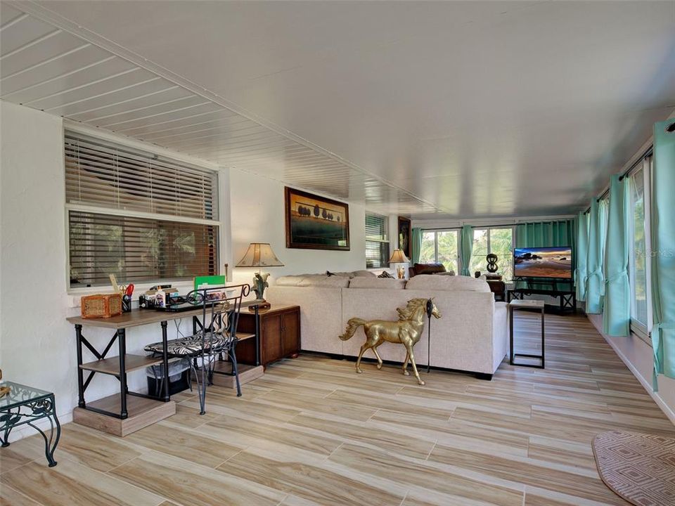 待售: $289,000 (2 贝兹, 2 浴室, 1410 平方英尺)