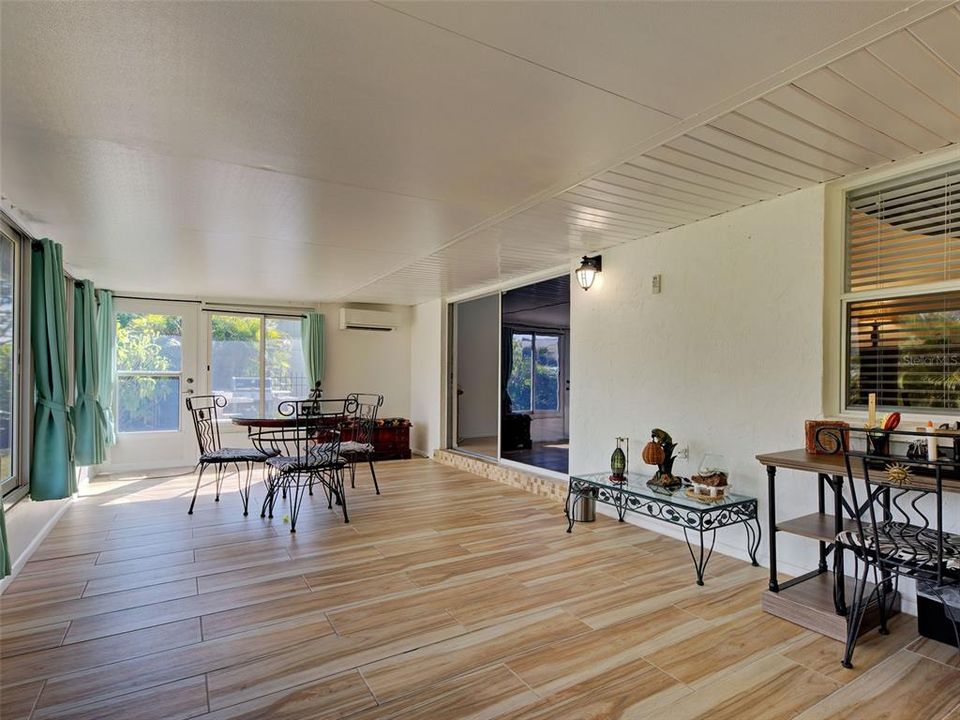 待售: $289,000 (2 贝兹, 2 浴室, 1410 平方英尺)