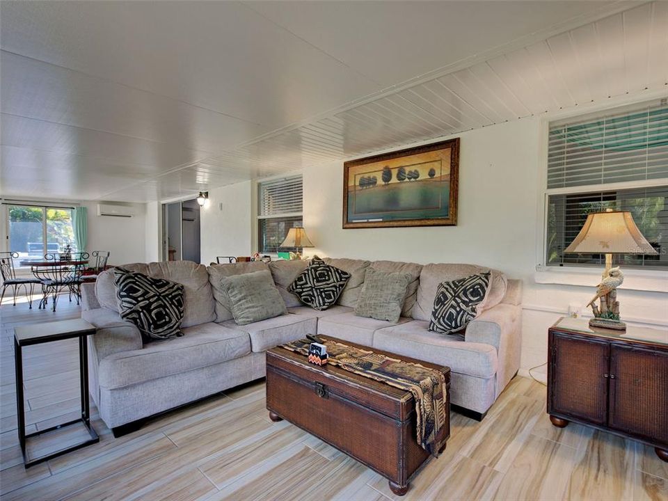 待售: $289,000 (2 贝兹, 2 浴室, 1410 平方英尺)