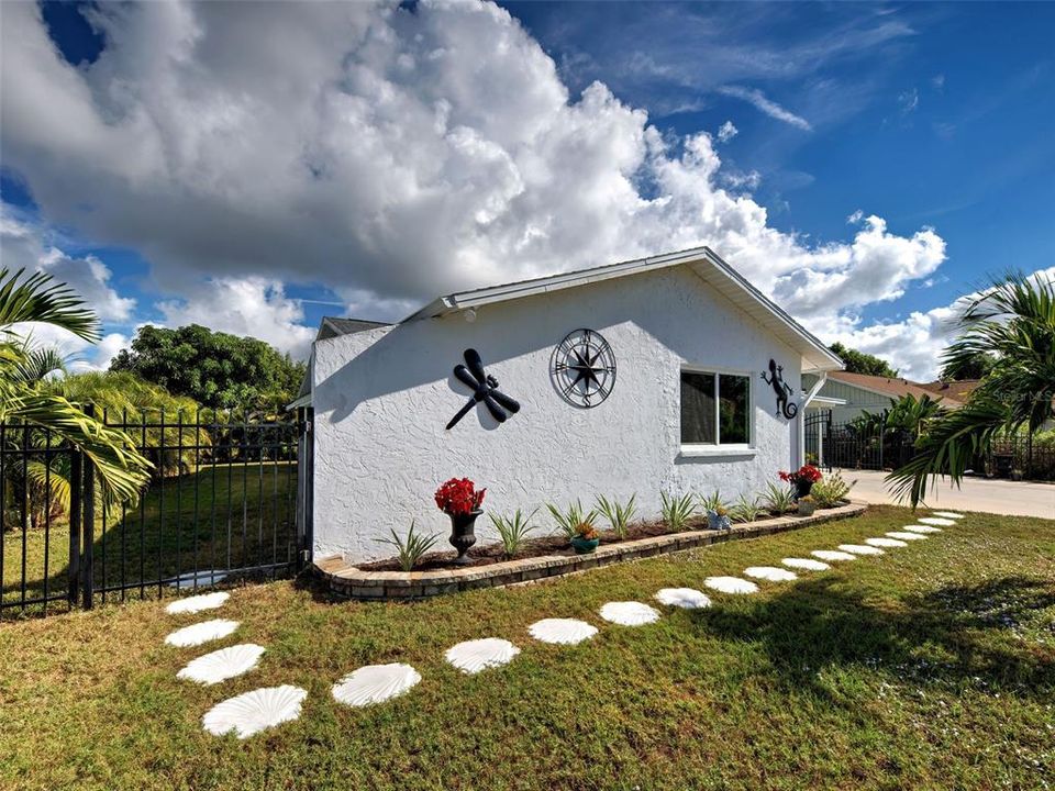 待售: $289,000 (2 贝兹, 2 浴室, 1410 平方英尺)